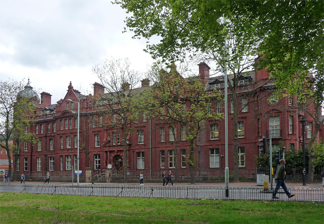St Marys Hospital. Photo by <a href="https://www.geograph.org.uk/photo/3681818" rel="noopener" target="_blank">Stephen Richards <a href="https://creativecommons.org/licenses/by-sa/2.0/" rel="noopener" target="_blank">(license)</a>